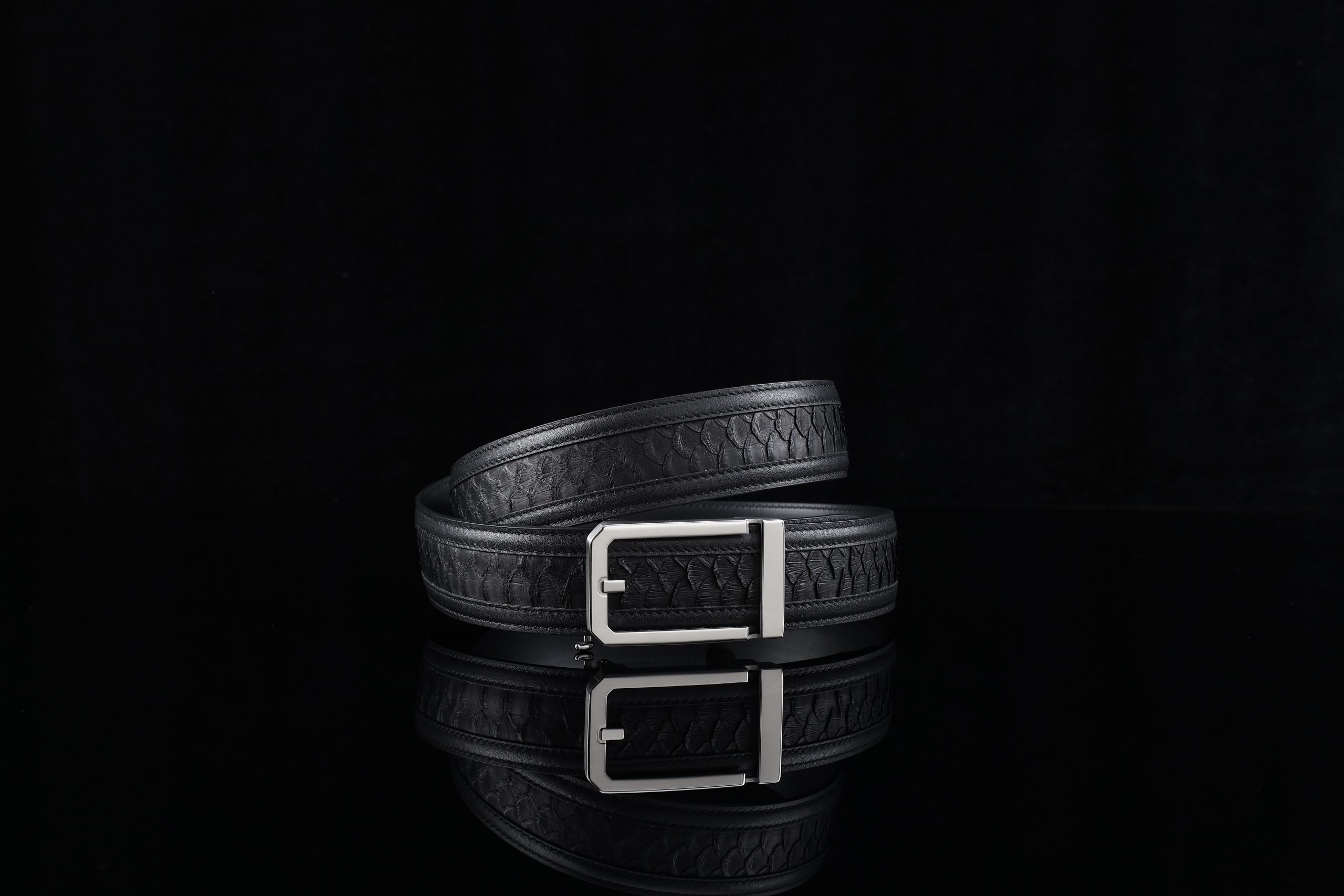 Ceinture cuir noir boucle argent elegante