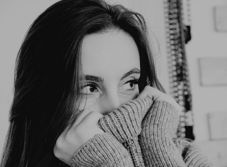 Pourquoi une femme fuit le regard d&rsquo;un homme ?