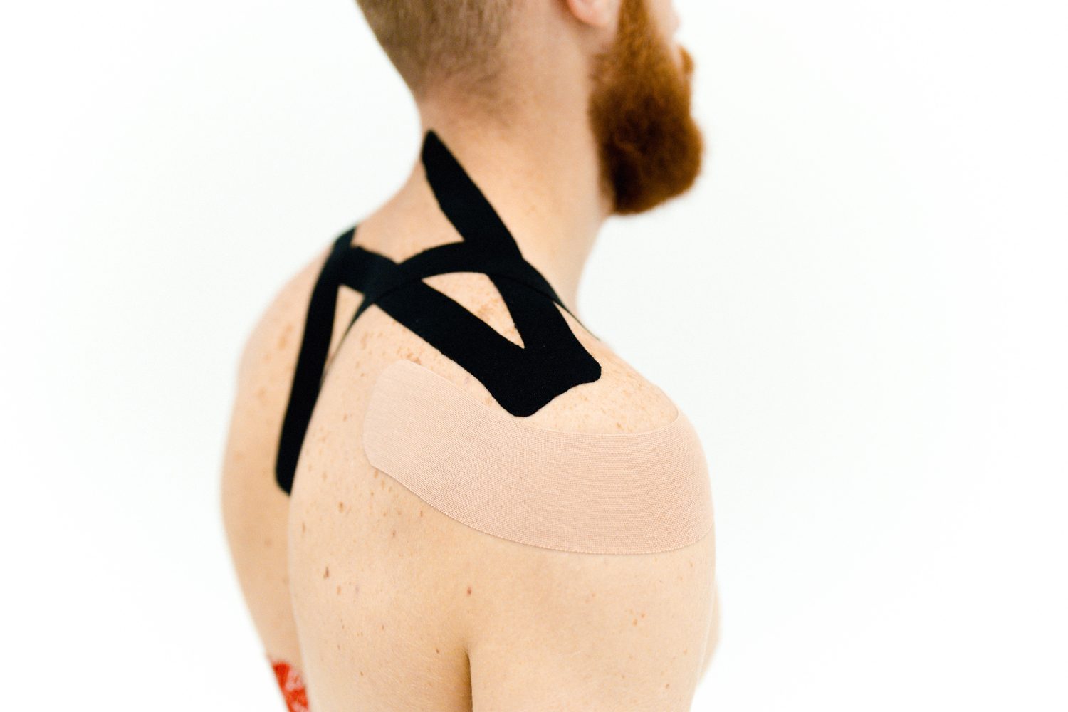 Comment bien mettre une attelle à l&rsquo;épaule sans douleur ?