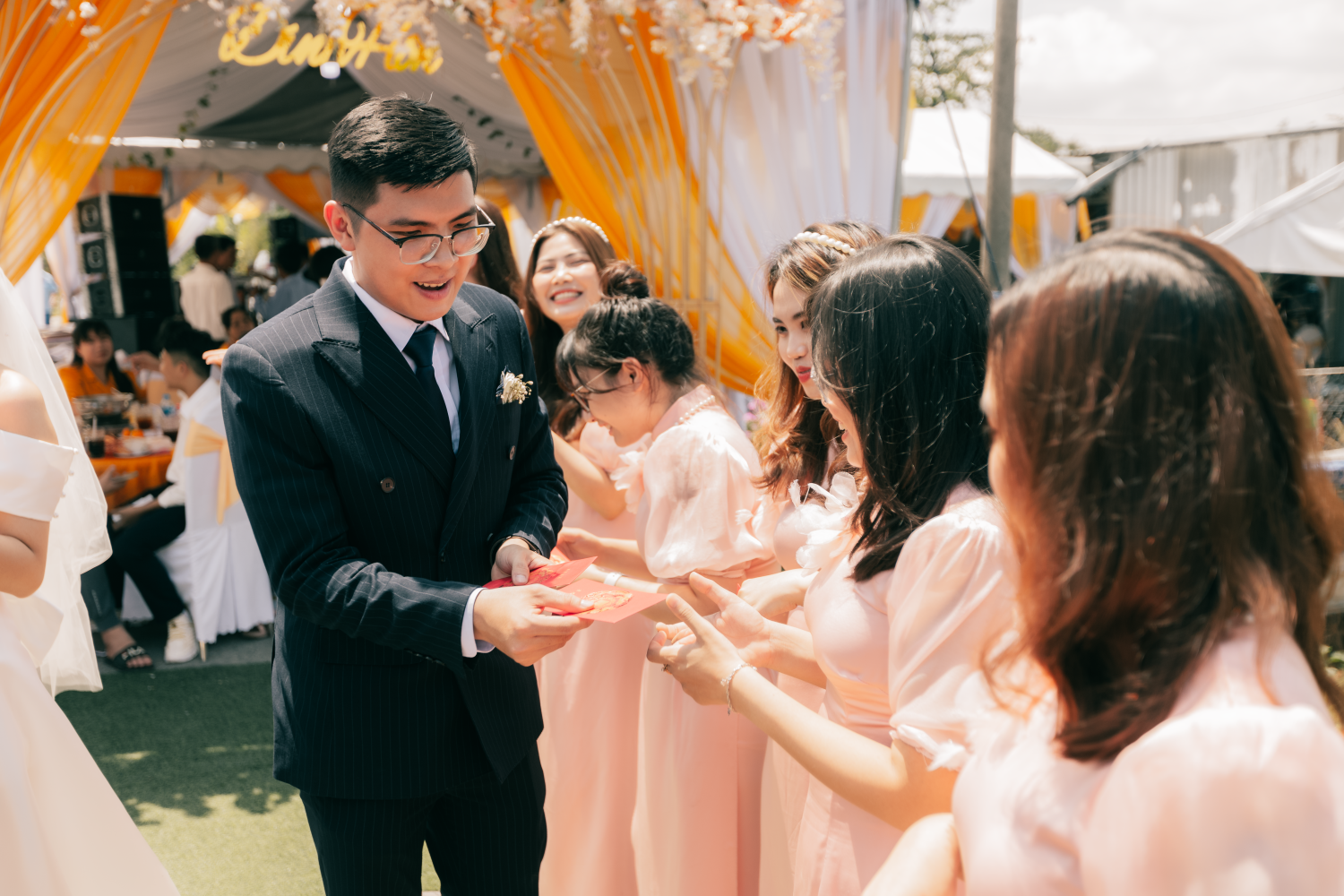 Combien donner à un mariage quand on est témoin ?